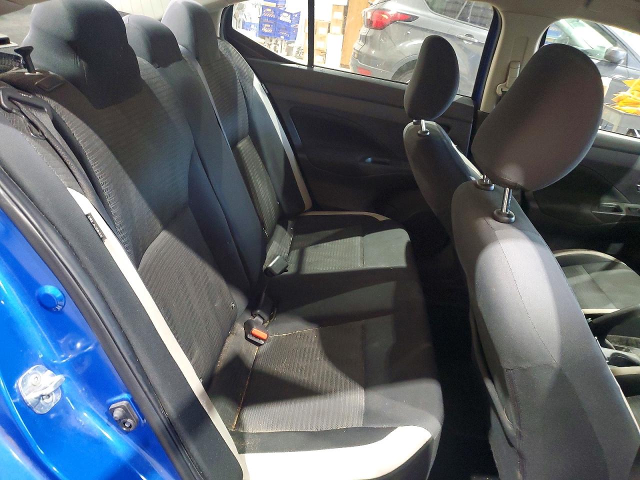 2021 NISSAN VERSA SV photo 10
