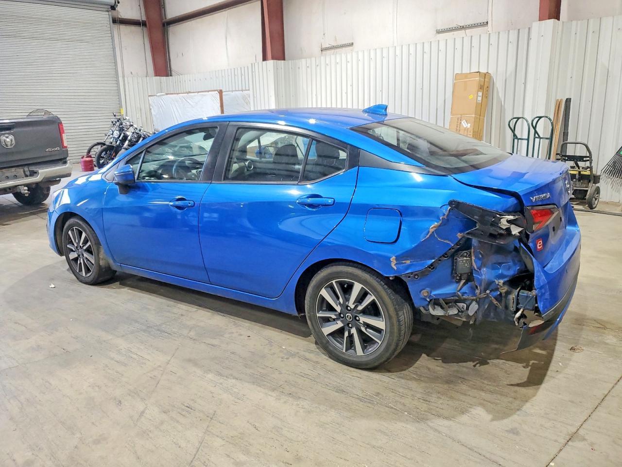2021 NISSAN VERSA SV photo 2