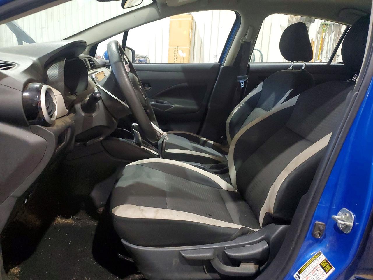 2021 NISSAN VERSA SV photo 7