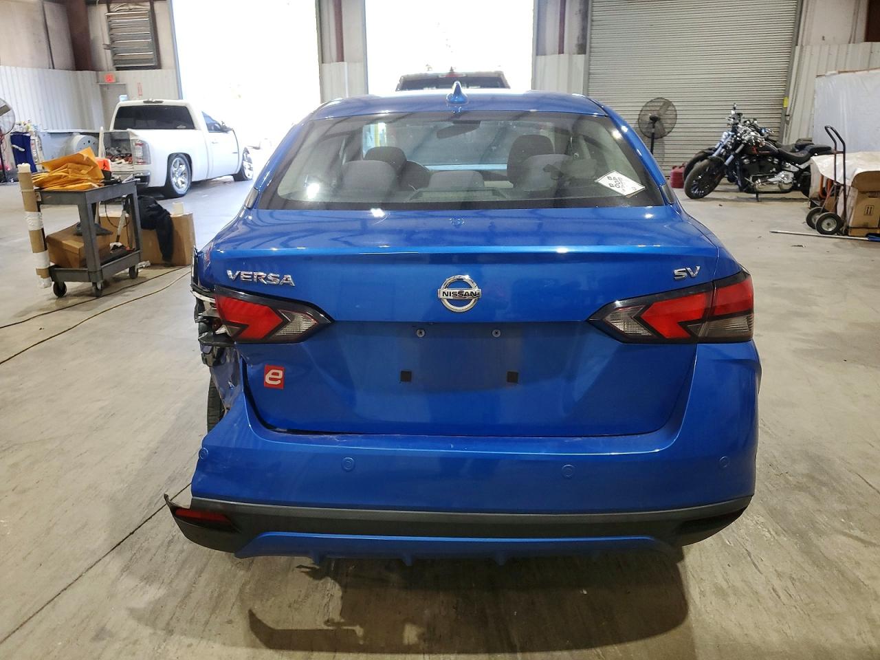 2021 NISSAN VERSA SV photo 6