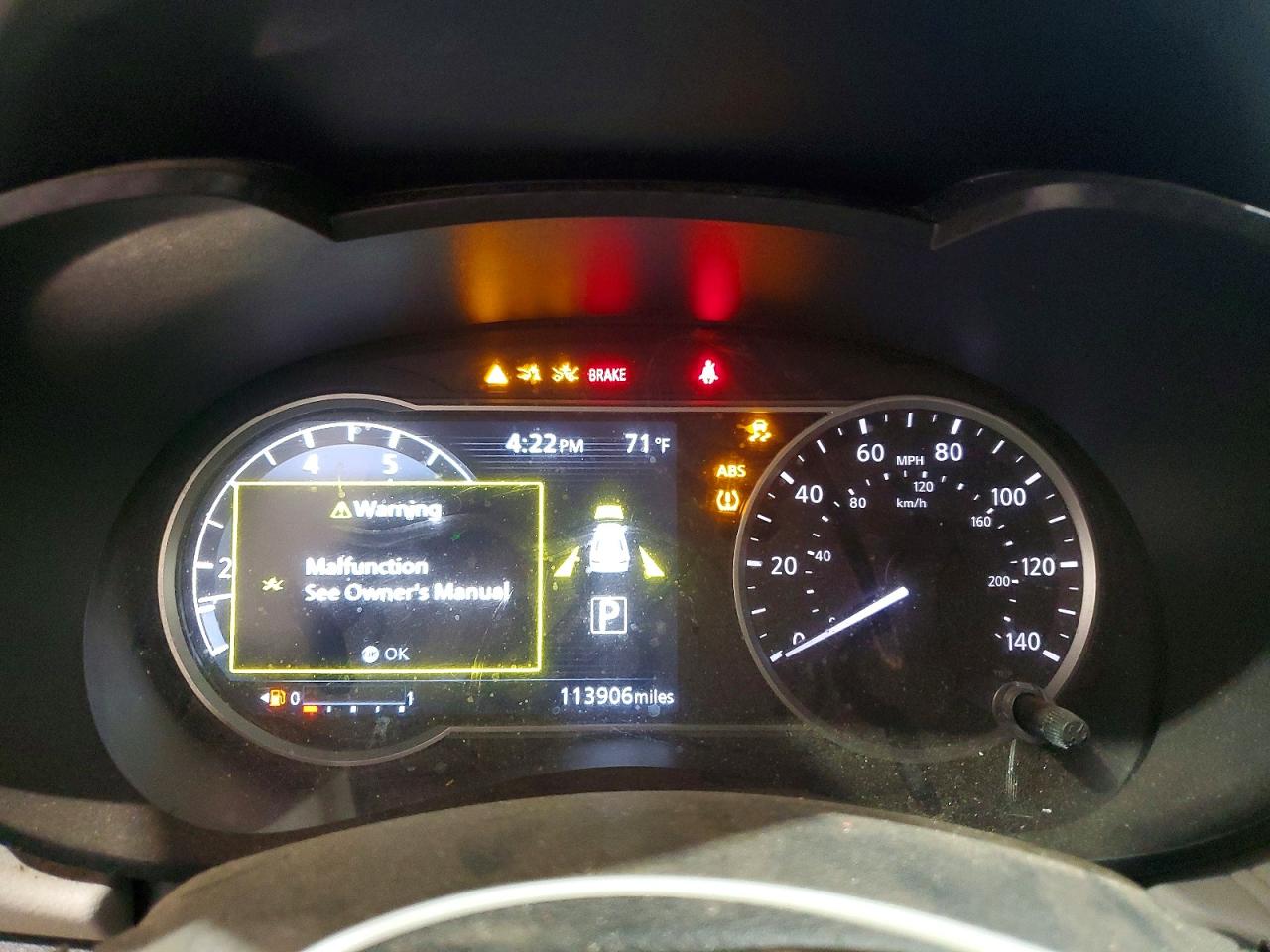 2021 NISSAN VERSA SV photo 9