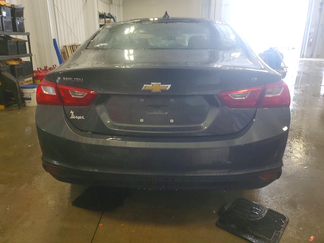 2017 CHEVROLET MALIBU LT photo 11