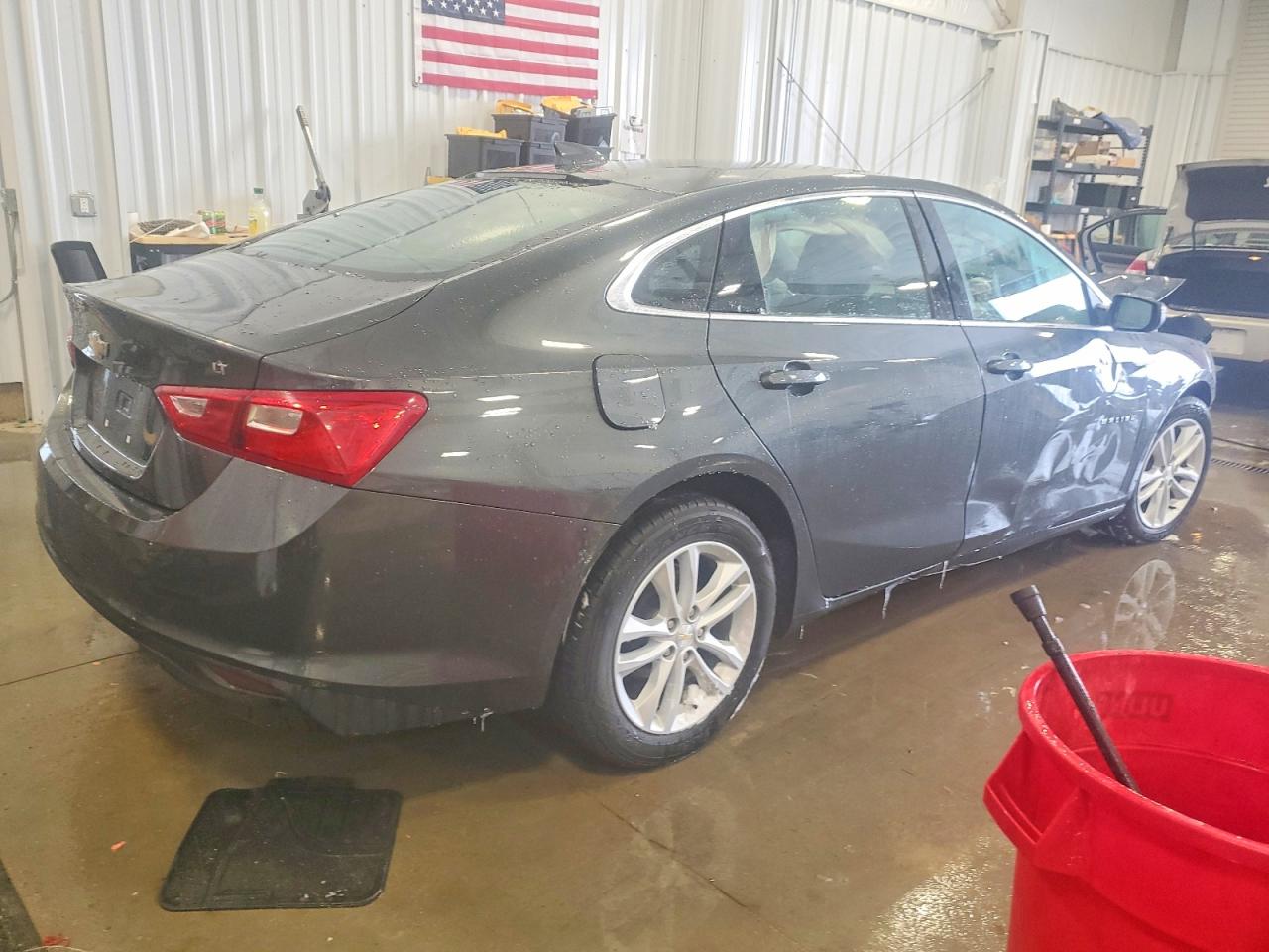 2017 CHEVROLET MALIBU LT photo 5