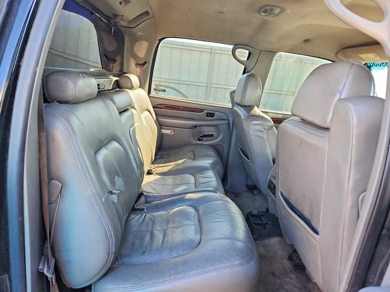 2002 CADILLAC ESCALADE EXT photo 19
