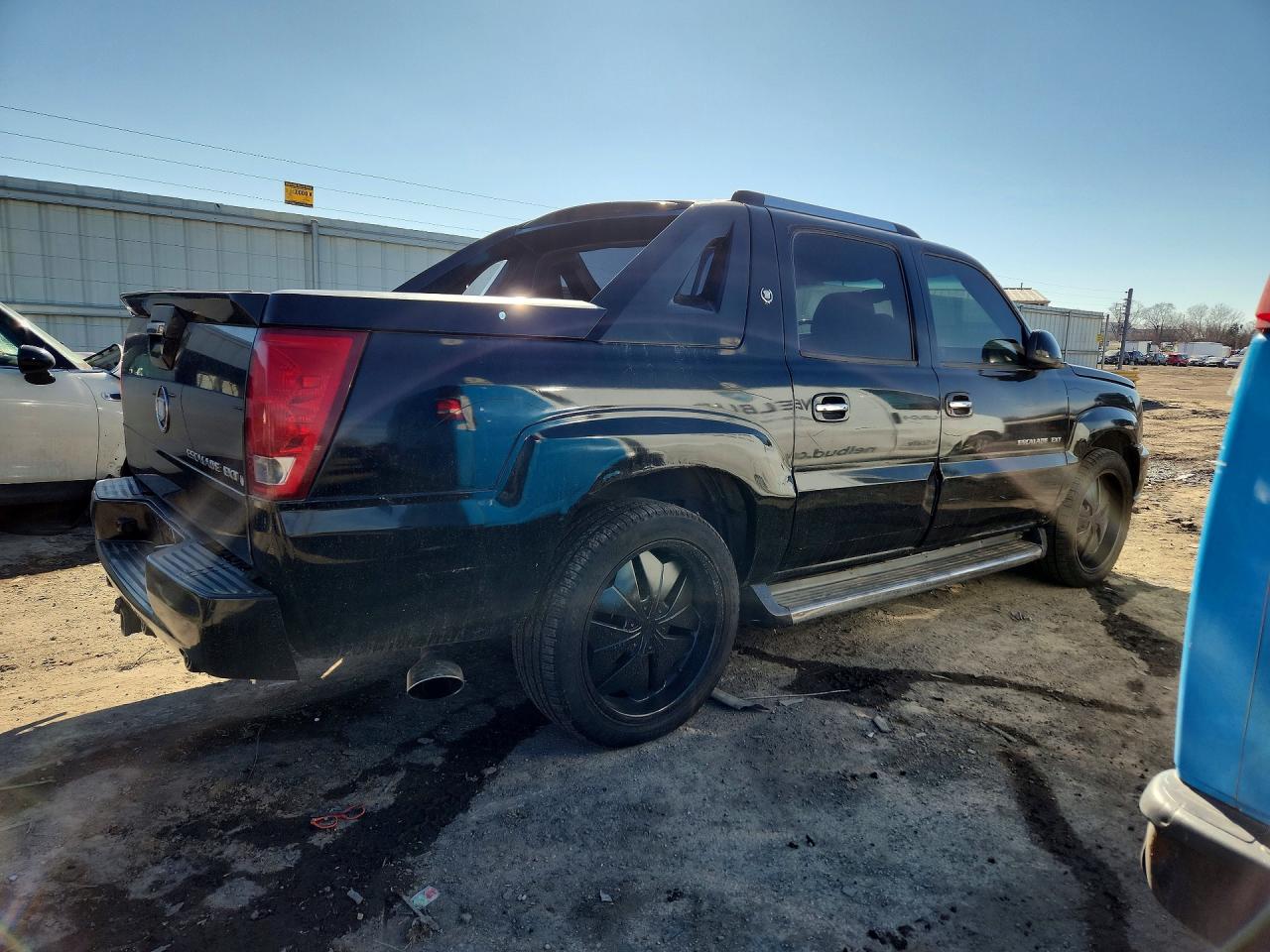 2002 CADILLAC ESCALADE EXT photo 5