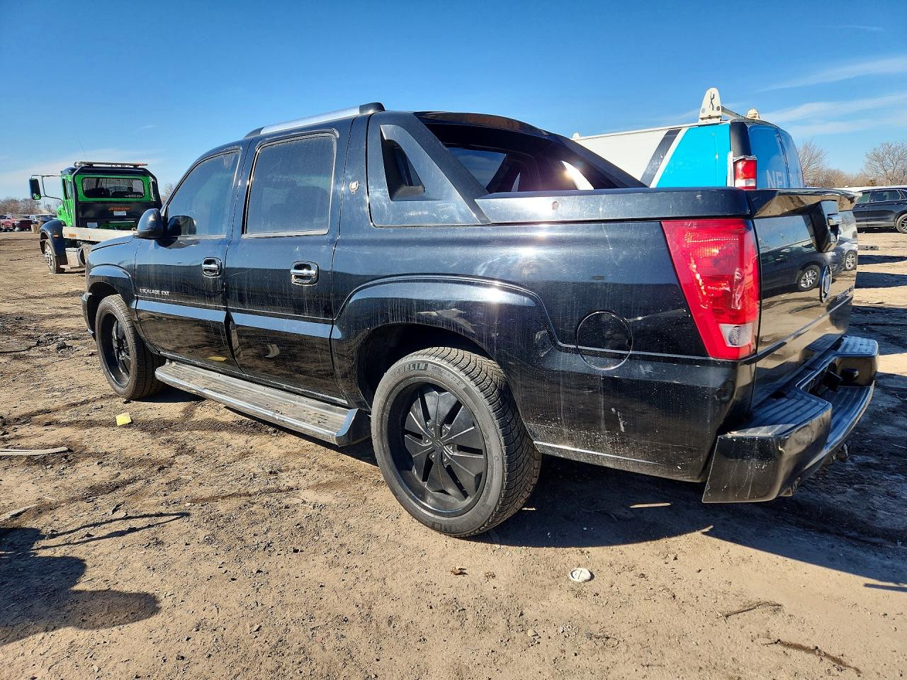 2002 CADILLAC ESCALADE EXT photo 3