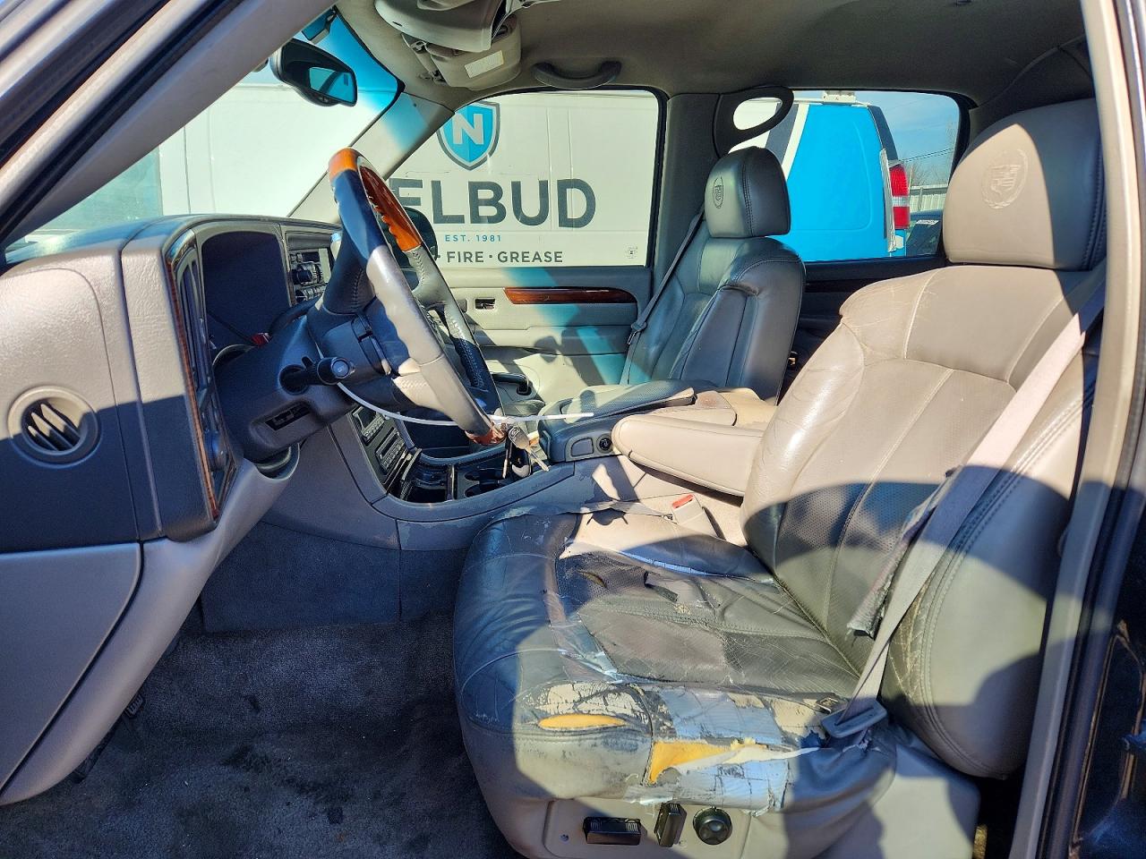2002 CADILLAC ESCALADE EXT photo 13