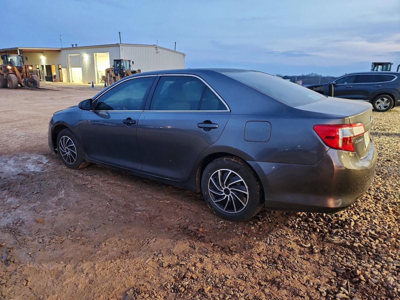 2013 TOYOTA CAMRY L photo 3