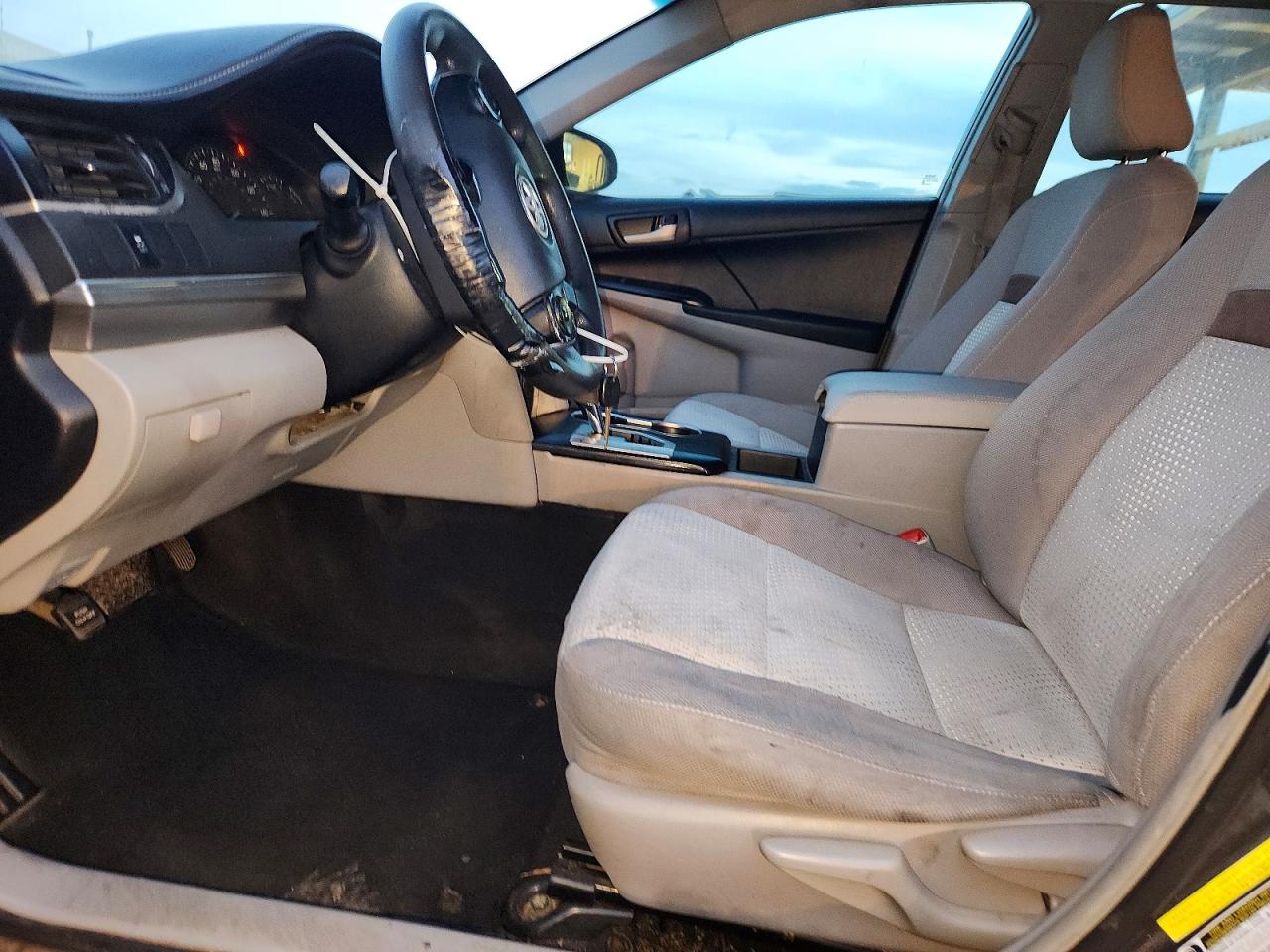 2013 TOYOTA CAMRY L photo 13