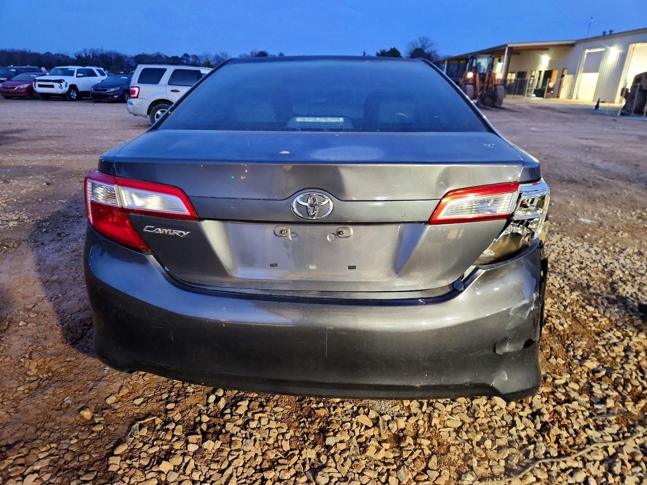 2013 TOYOTA CAMRY L photo 11