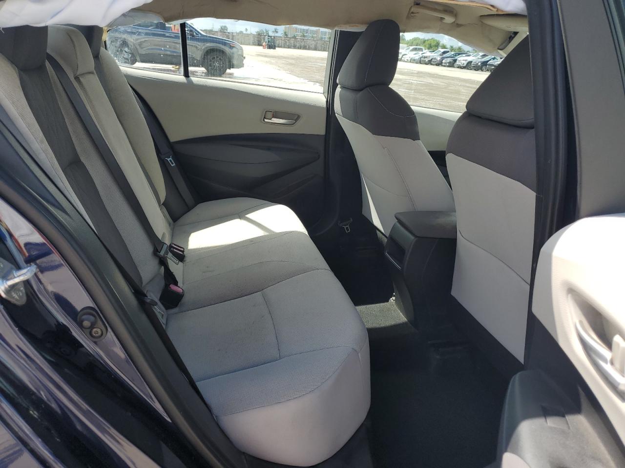 2020 TOYOTA COROLLA LE photo 10