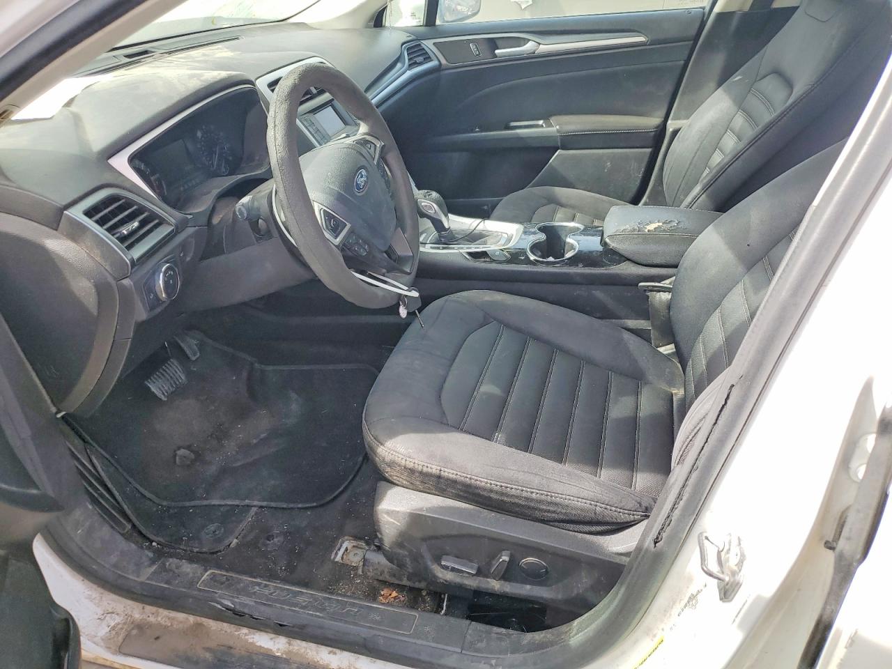 2015 FORD FUSION SE photo 14
