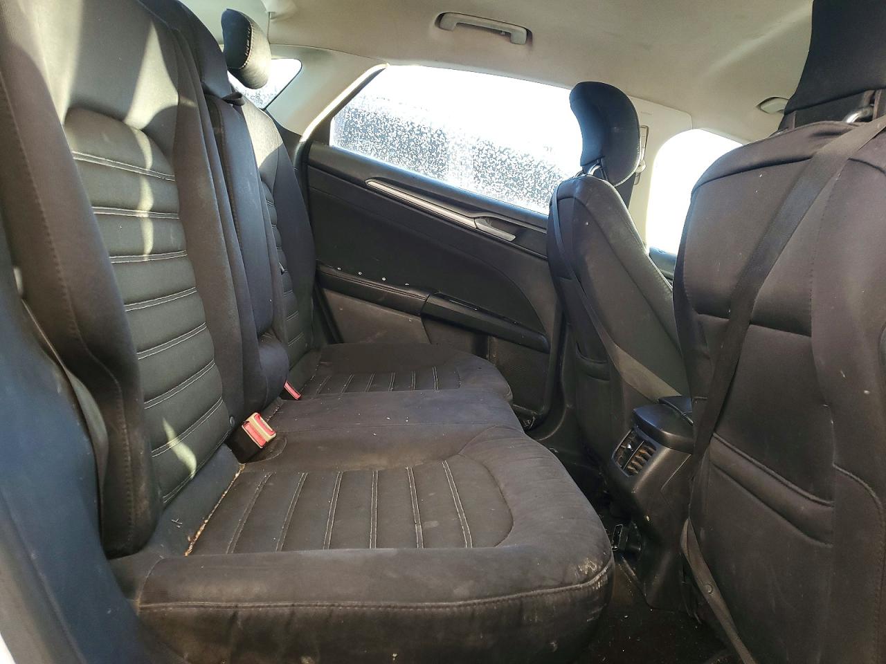 2015 FORD FUSION SE photo 19