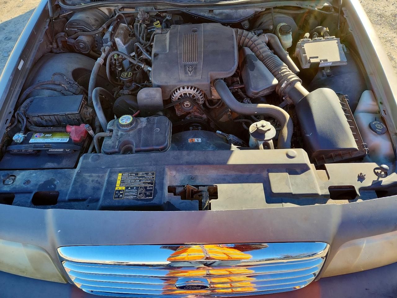 2005 FORD CROWN VICTORIA photo 11