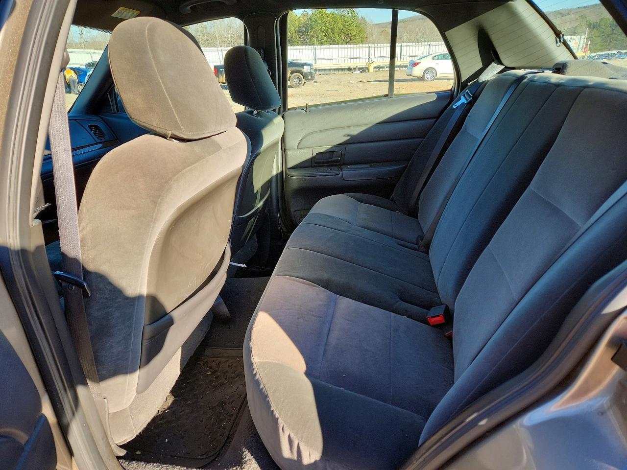 2005 FORD CROWN VICTORIA photo 10