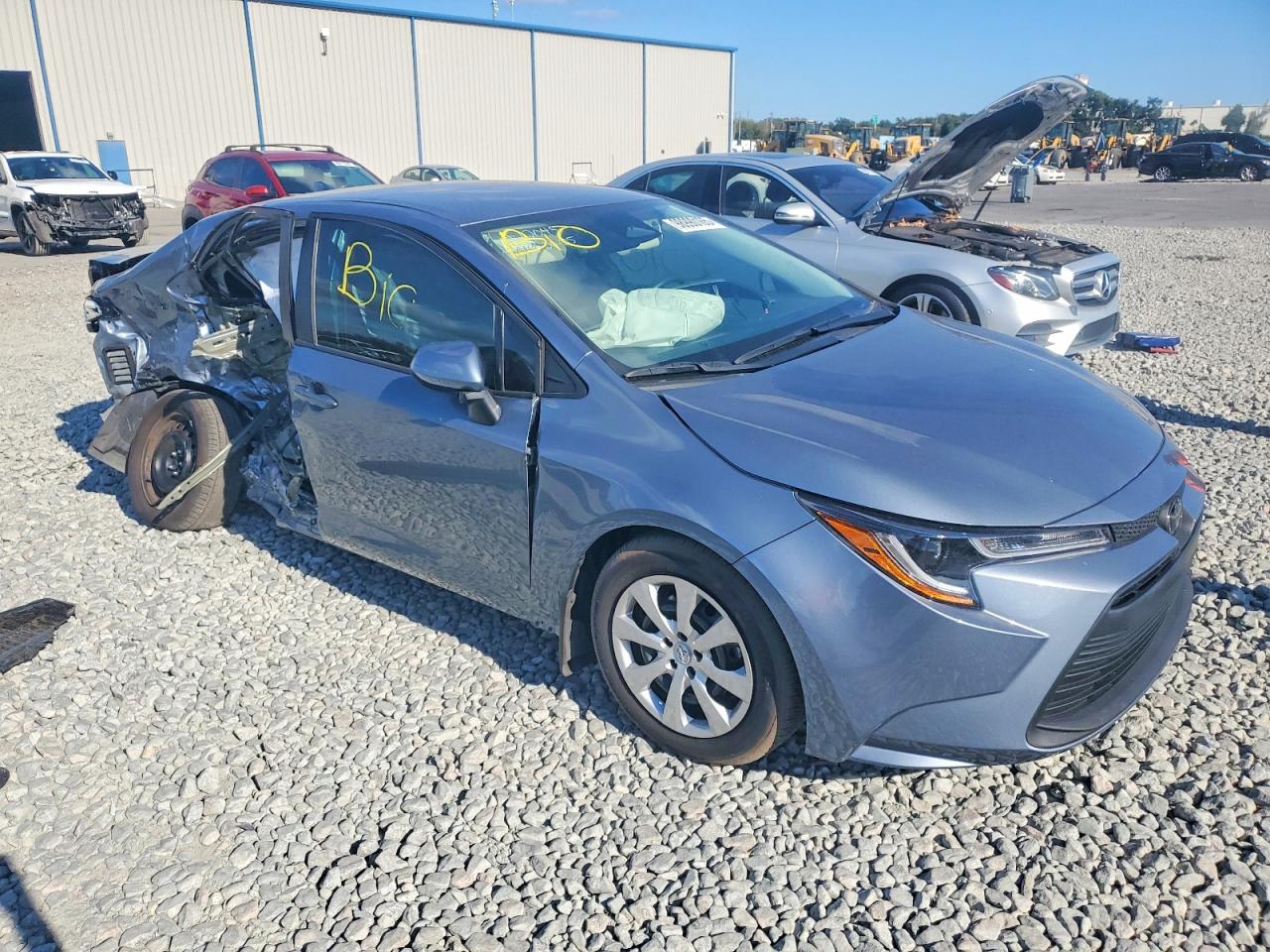 2025 TOYOTA COROLLA LE photo 4