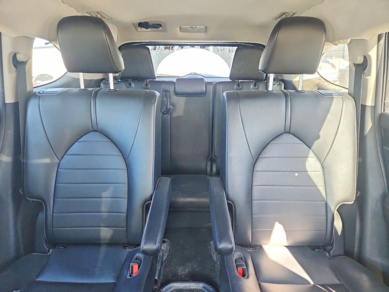 2021 TOYOTA HIGHLANDER XLE photo 10