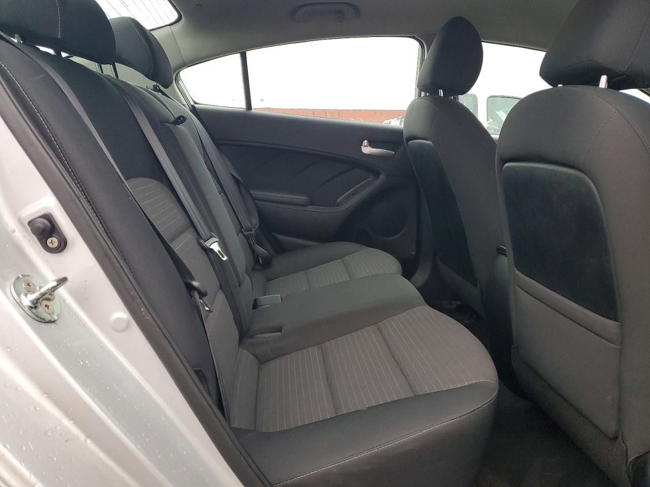 2018 KIA FORTE LX photo 28