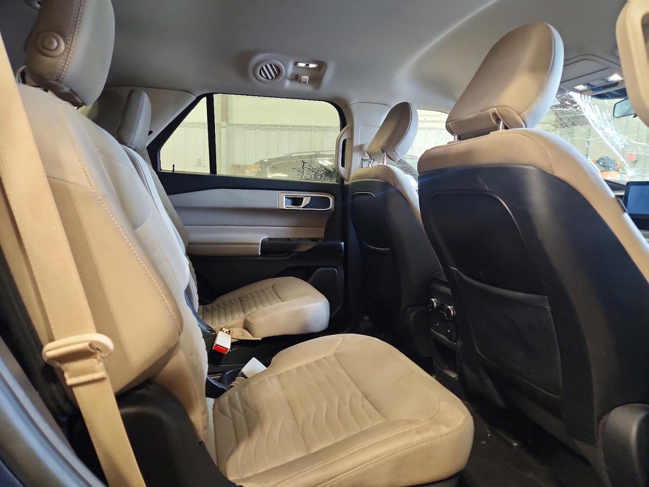 2020 FORD EXPLORER XLT photo 31