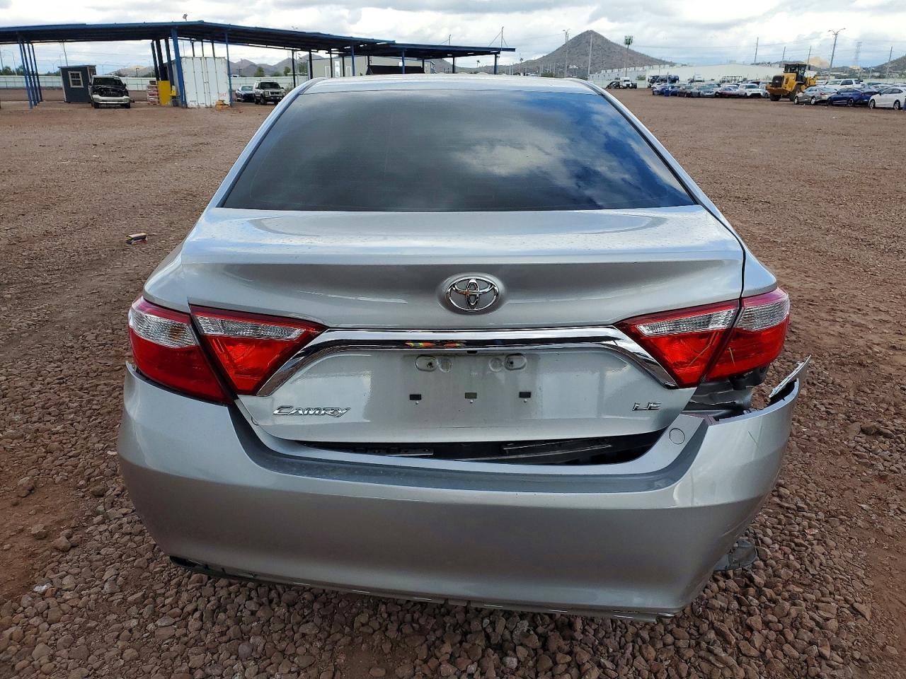 2017 TOYOTA CAMRY LE photo 6