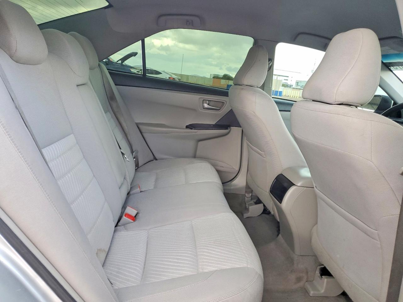 2017 TOYOTA CAMRY LE photo 10