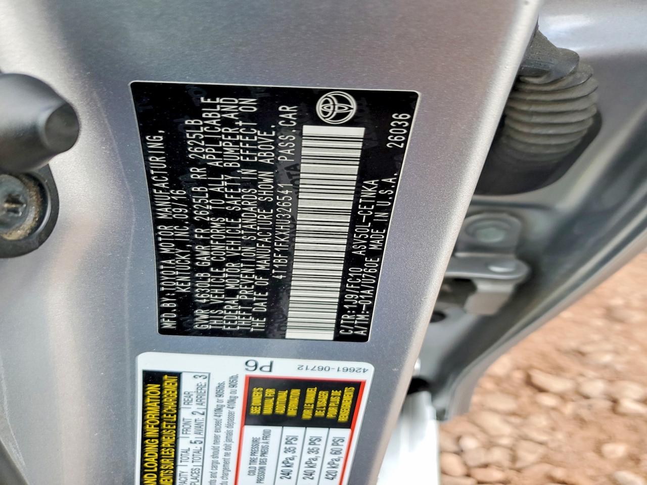 2017 TOYOTA CAMRY LE photo 12