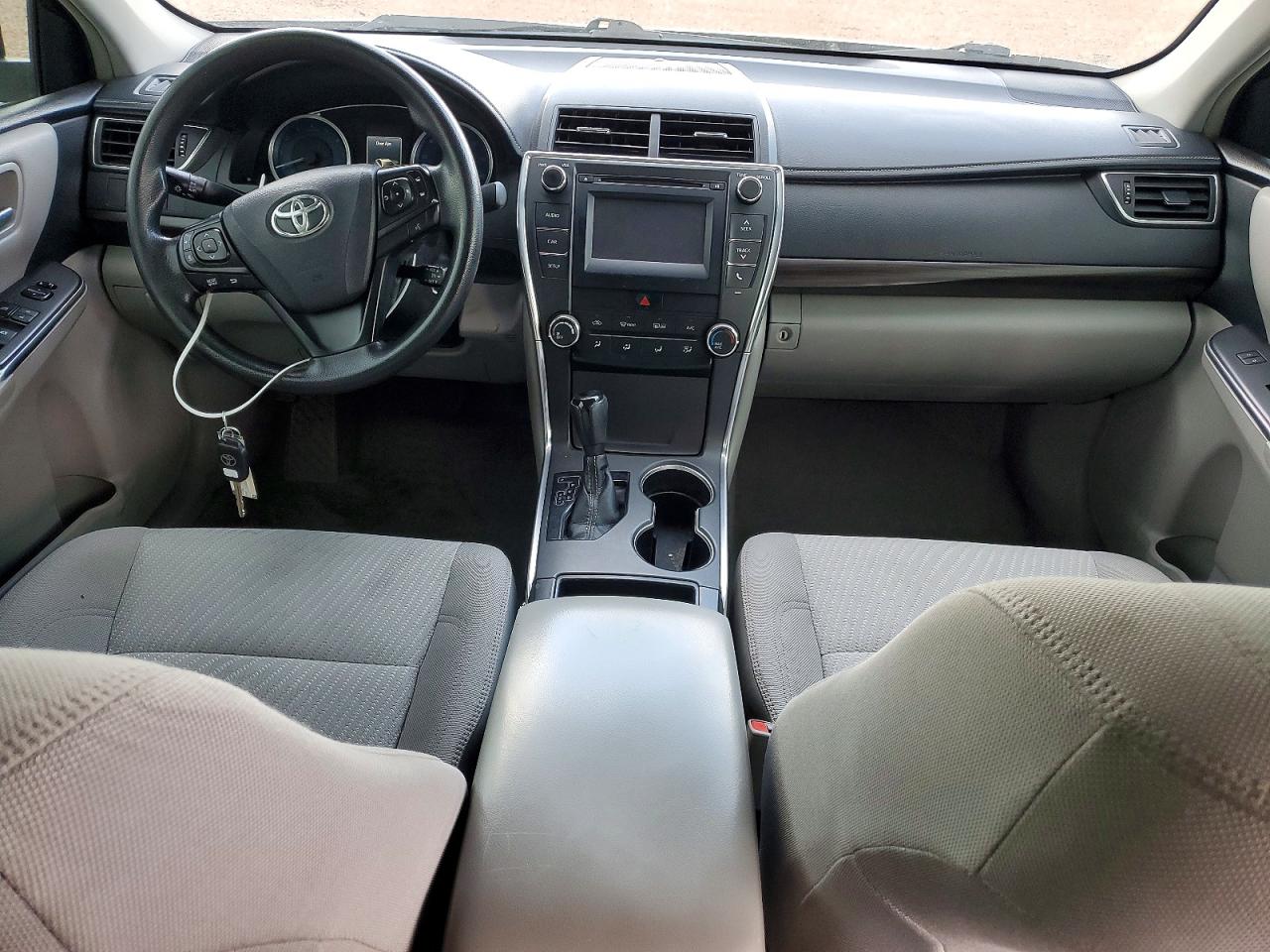 2017 TOYOTA CAMRY LE photo 8