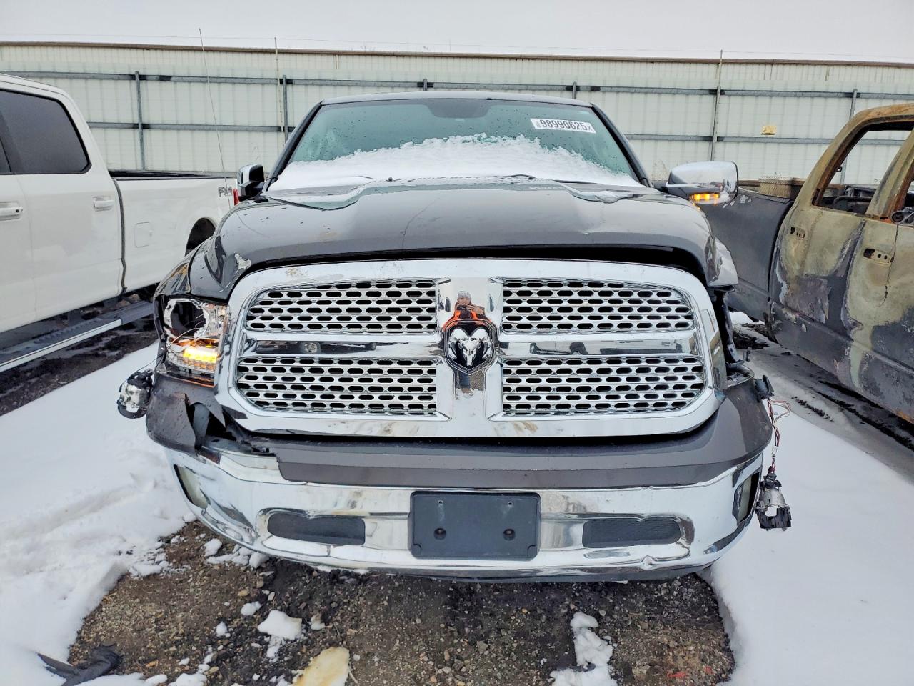 2015 RAM 1500 LARAMIE photo 5