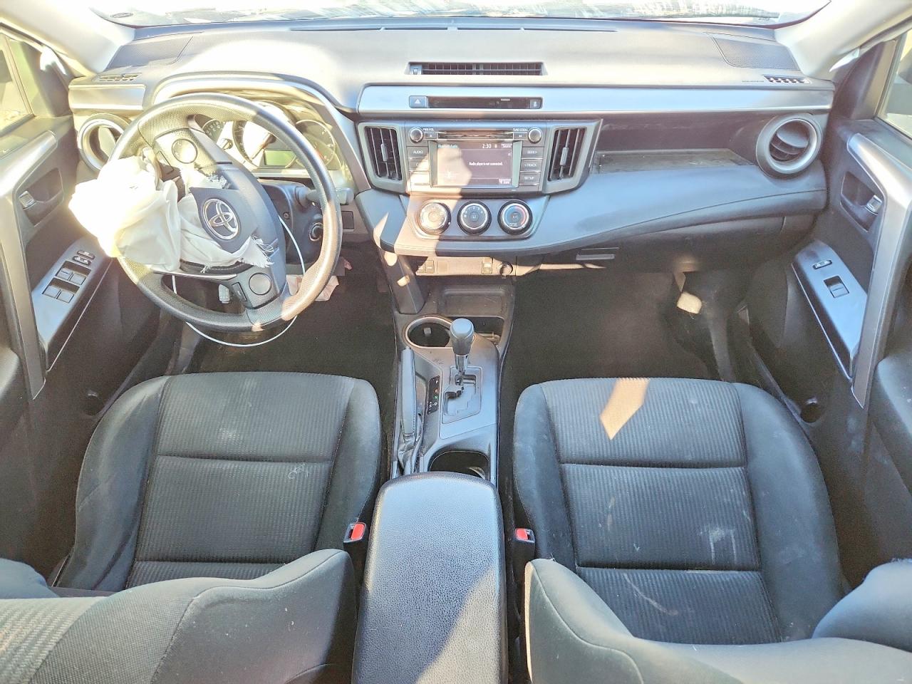 2016 TOYOTA RAV4 LE photo 8