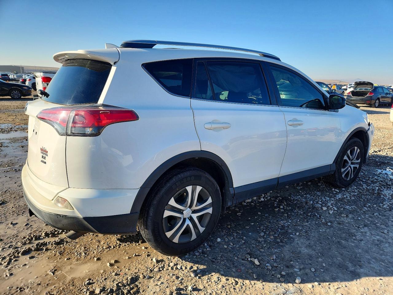 2016 TOYOTA RAV4 LE photo 3