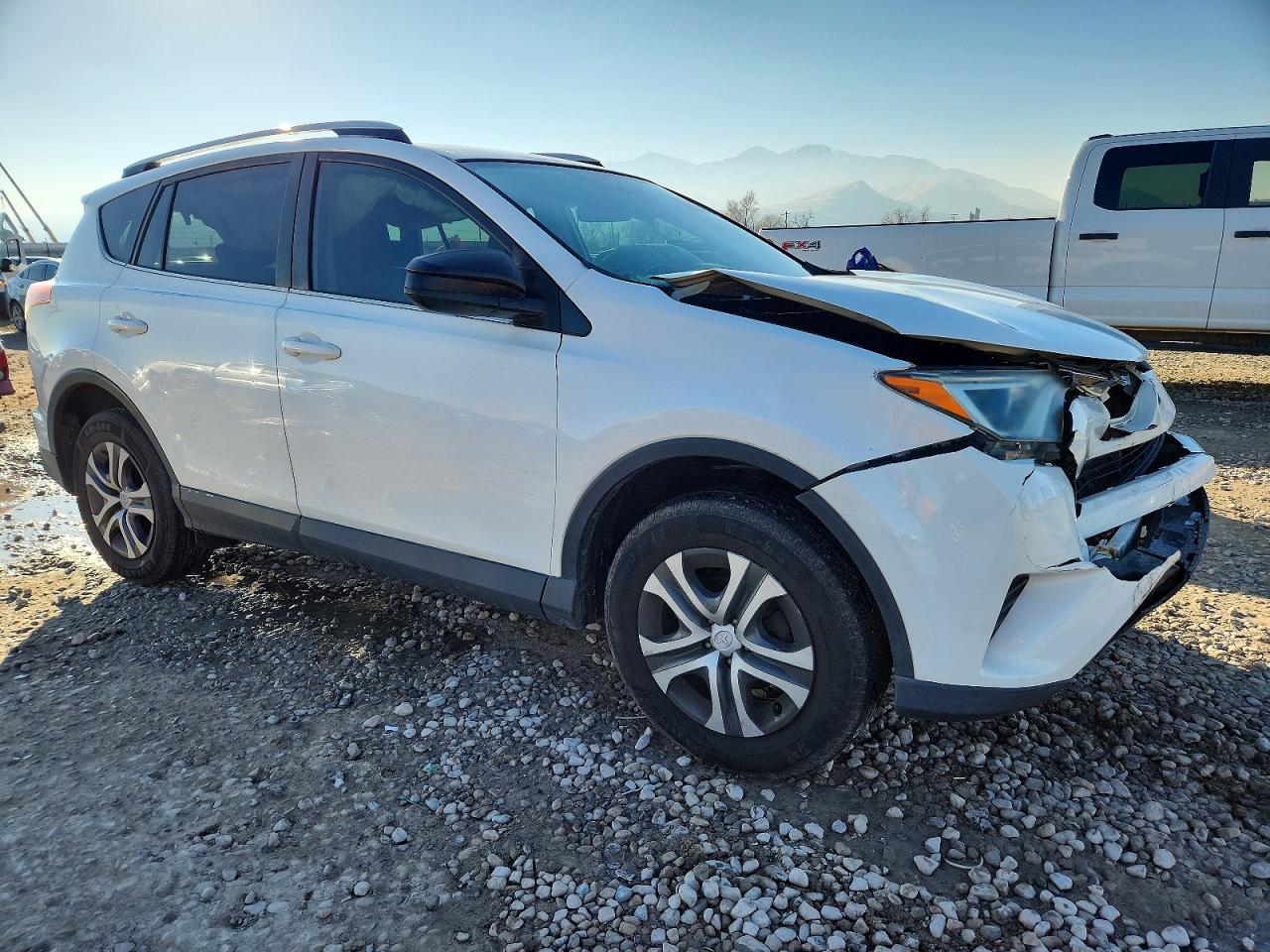 2016 TOYOTA RAV4 LE photo 4