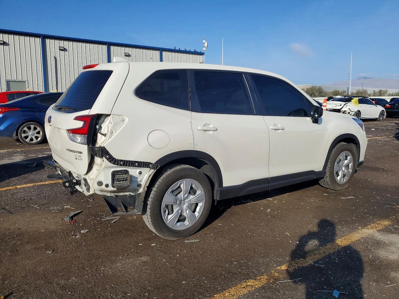 2021 SUBARU FORESTER photo 3
