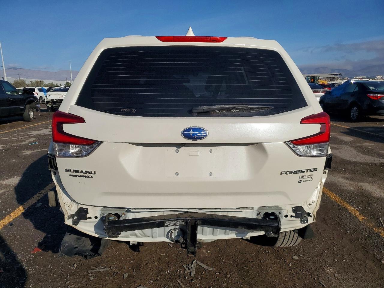 2021 SUBARU FORESTER photo 6