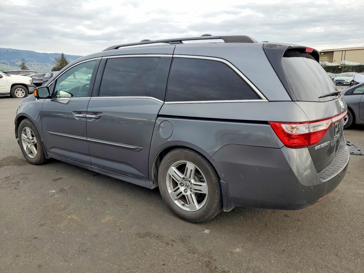2012 HONDA ODYSSEY TOURING photo 2