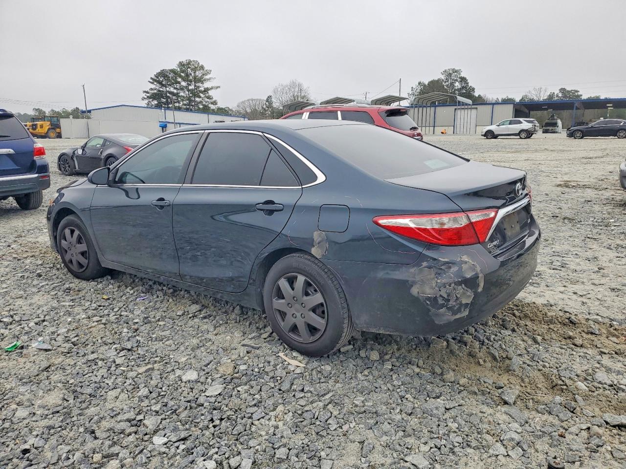 2016 TOYOTA CAMRY LE photo 2