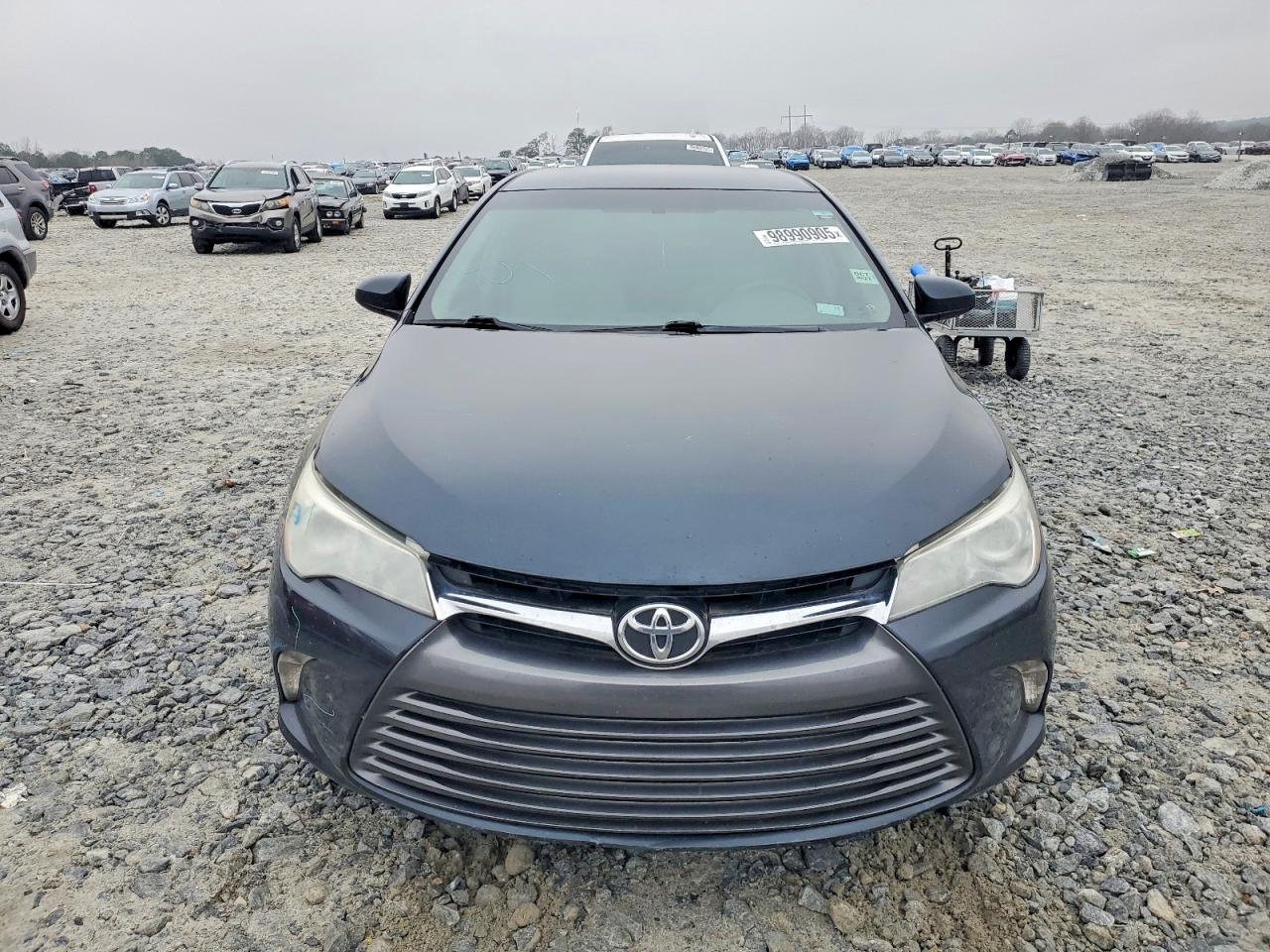 2016 TOYOTA CAMRY LE photo 5