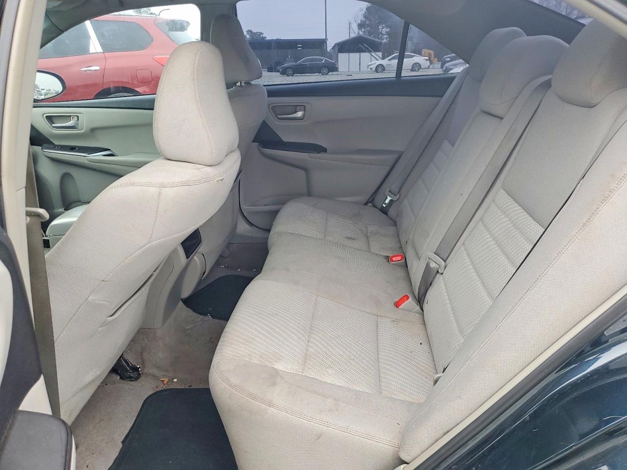 2016 TOYOTA CAMRY LE photo 10