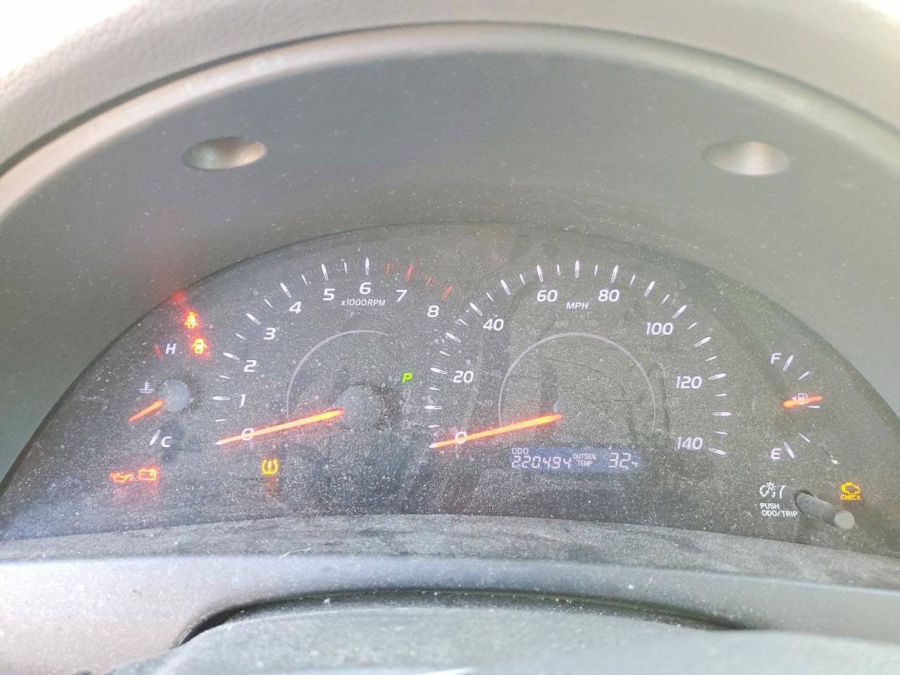 2011 TOYOTA CAMRY BASE photo 9