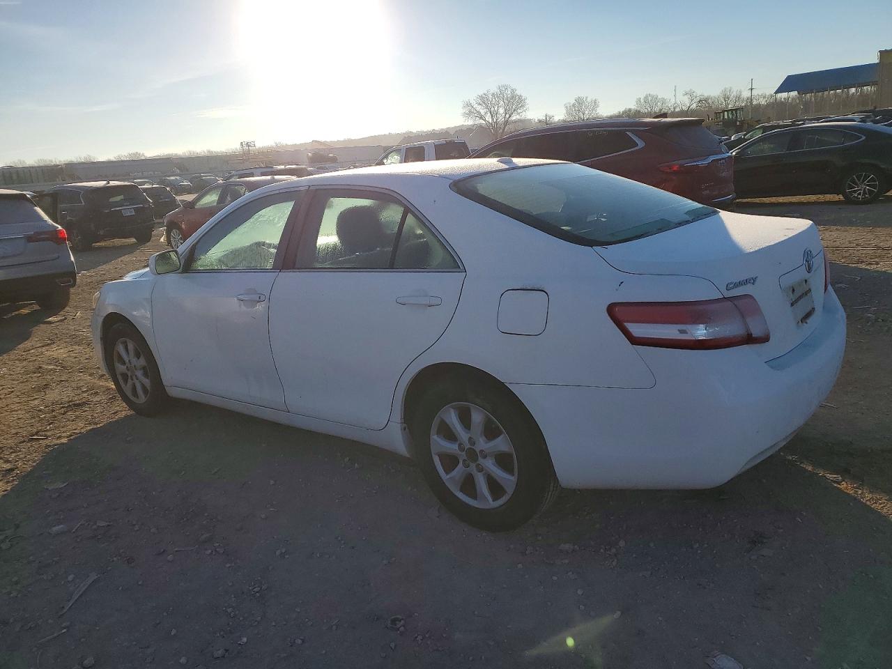 2011 TOYOTA CAMRY BASE photo 2