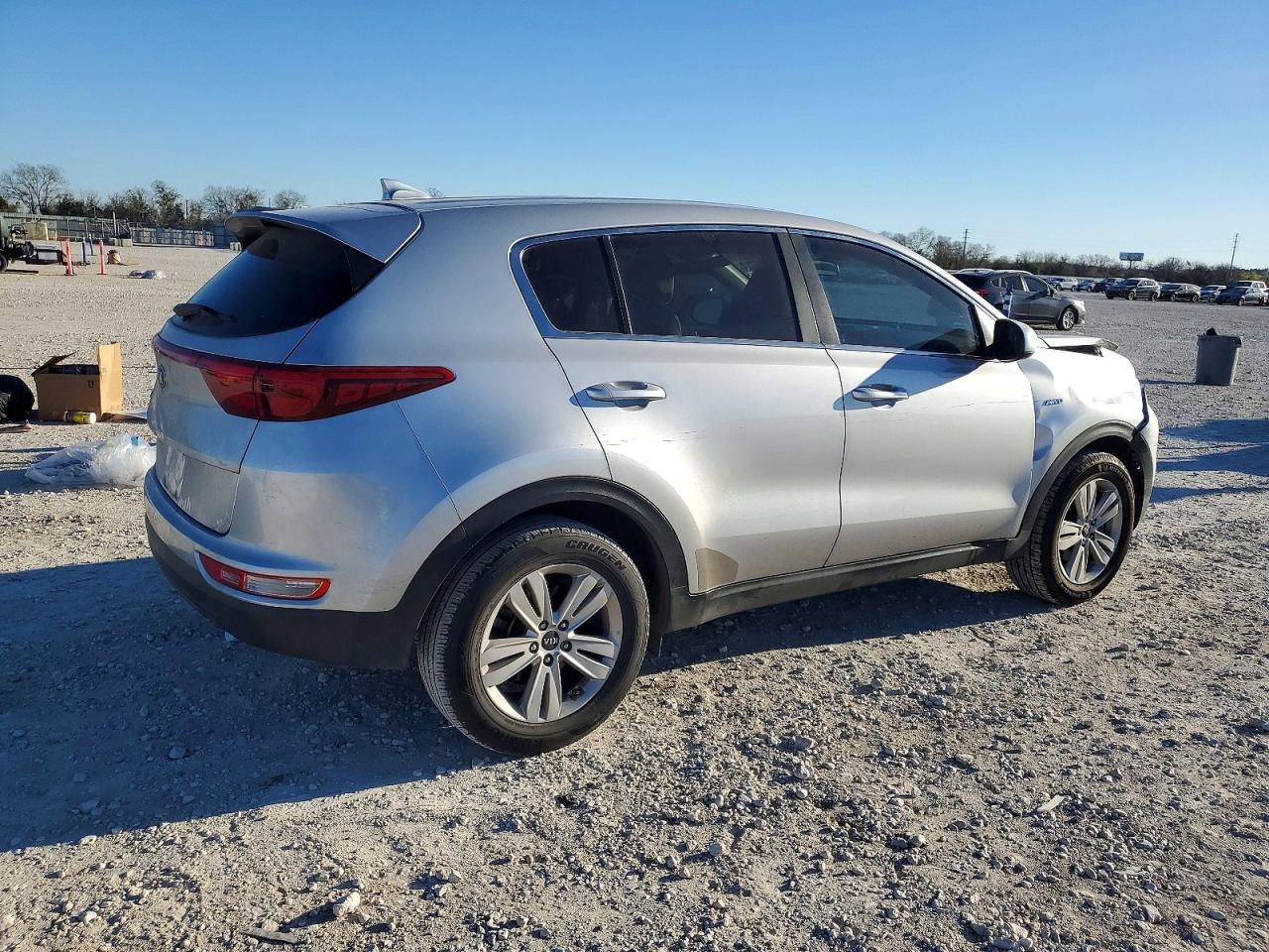 2017 KIA SPORTAGE LX photo 3