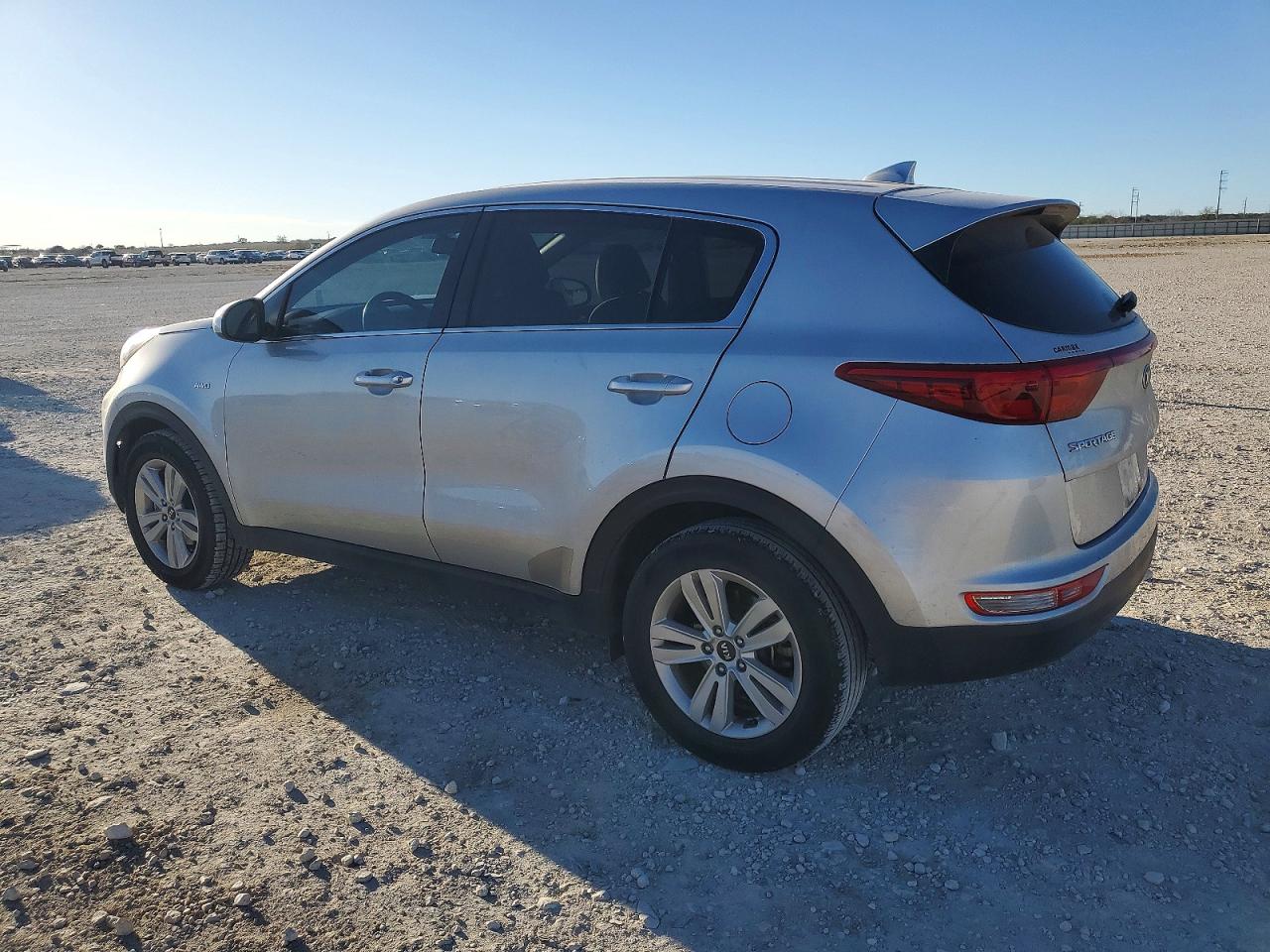 2017 KIA SPORTAGE LX photo 2