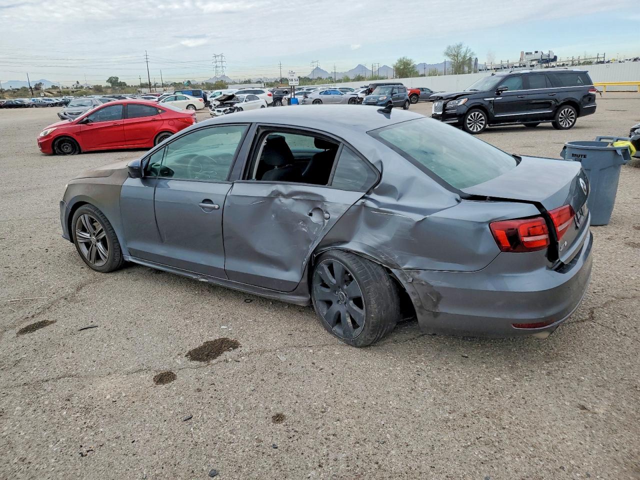 2016 VOLKSWAGEN JETTA S photo 3