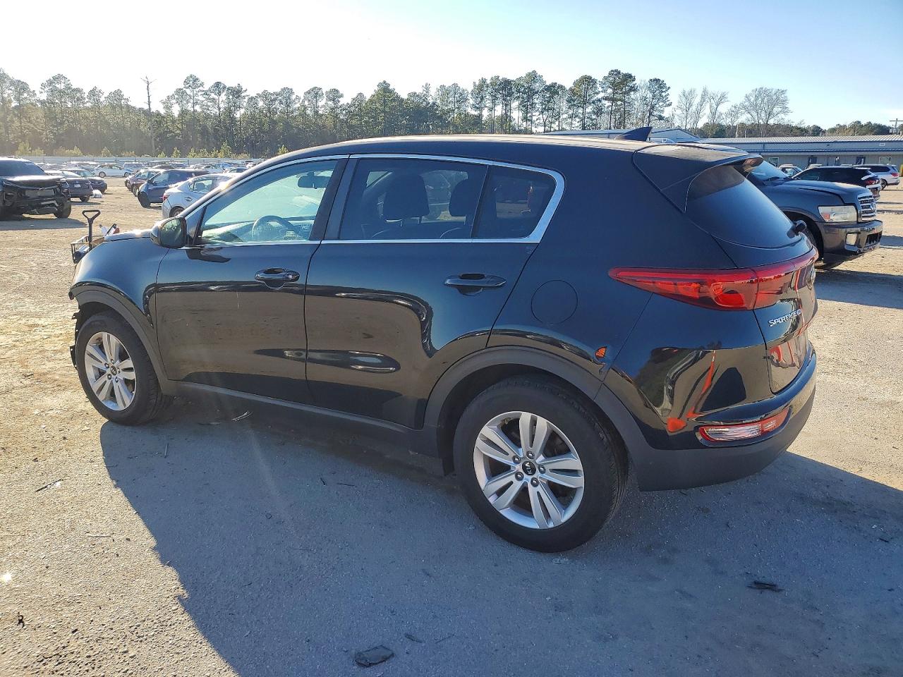 2017 KIA SPORTAGE LX photo 3