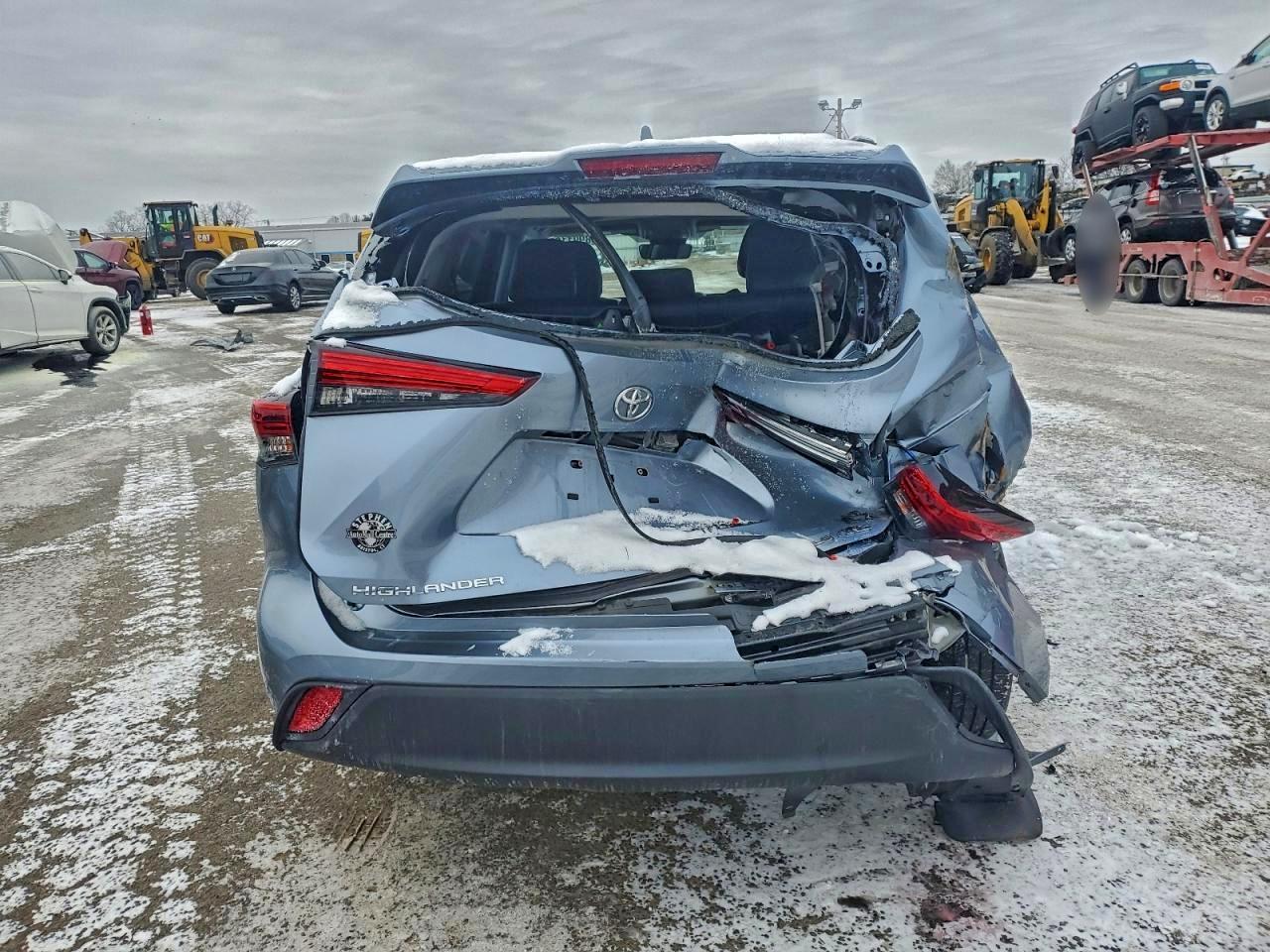 2022 TOYOTA HIGHLANDER XLE photo 11