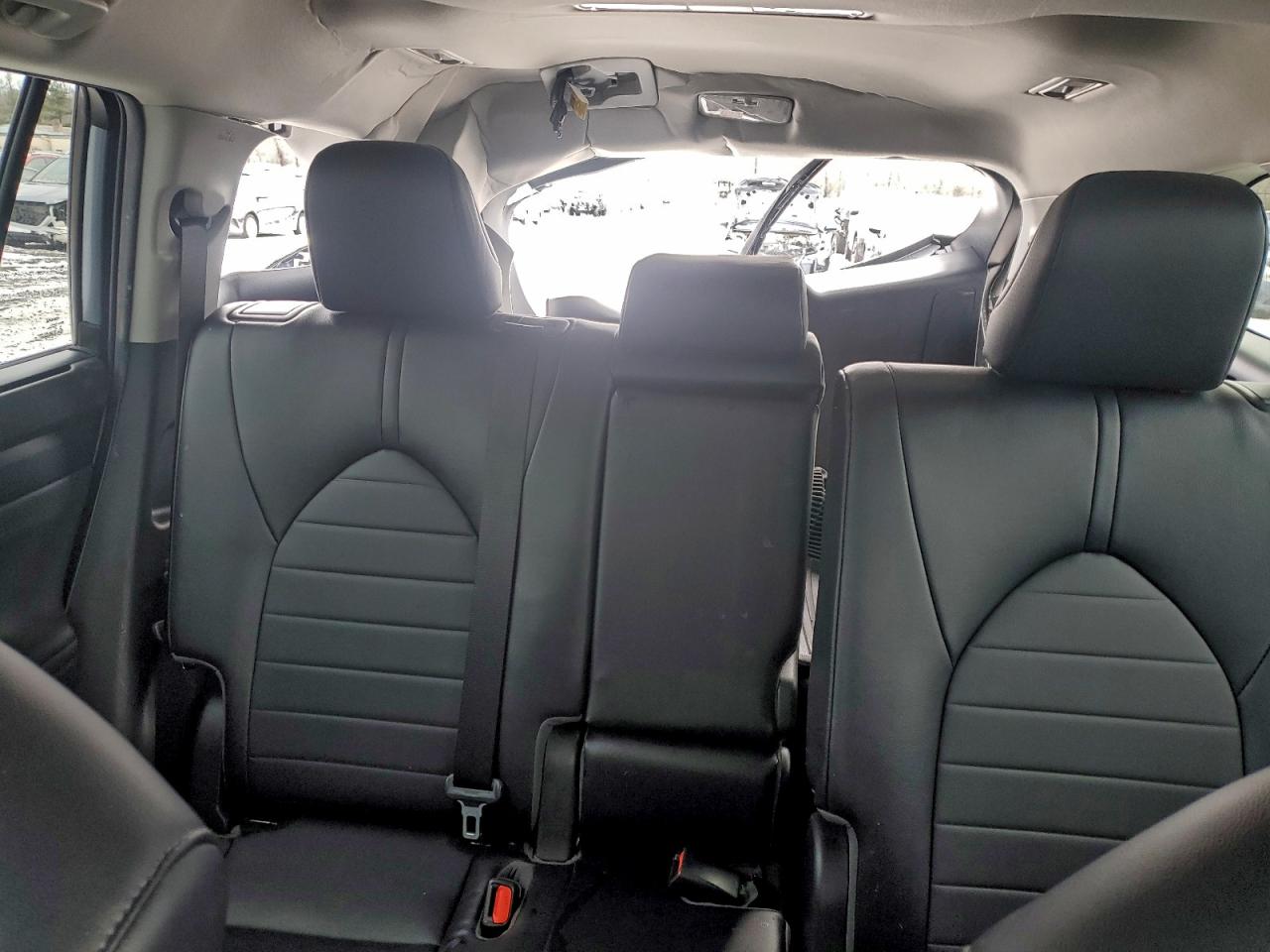 2022 TOYOTA HIGHLANDER XLE photo 19