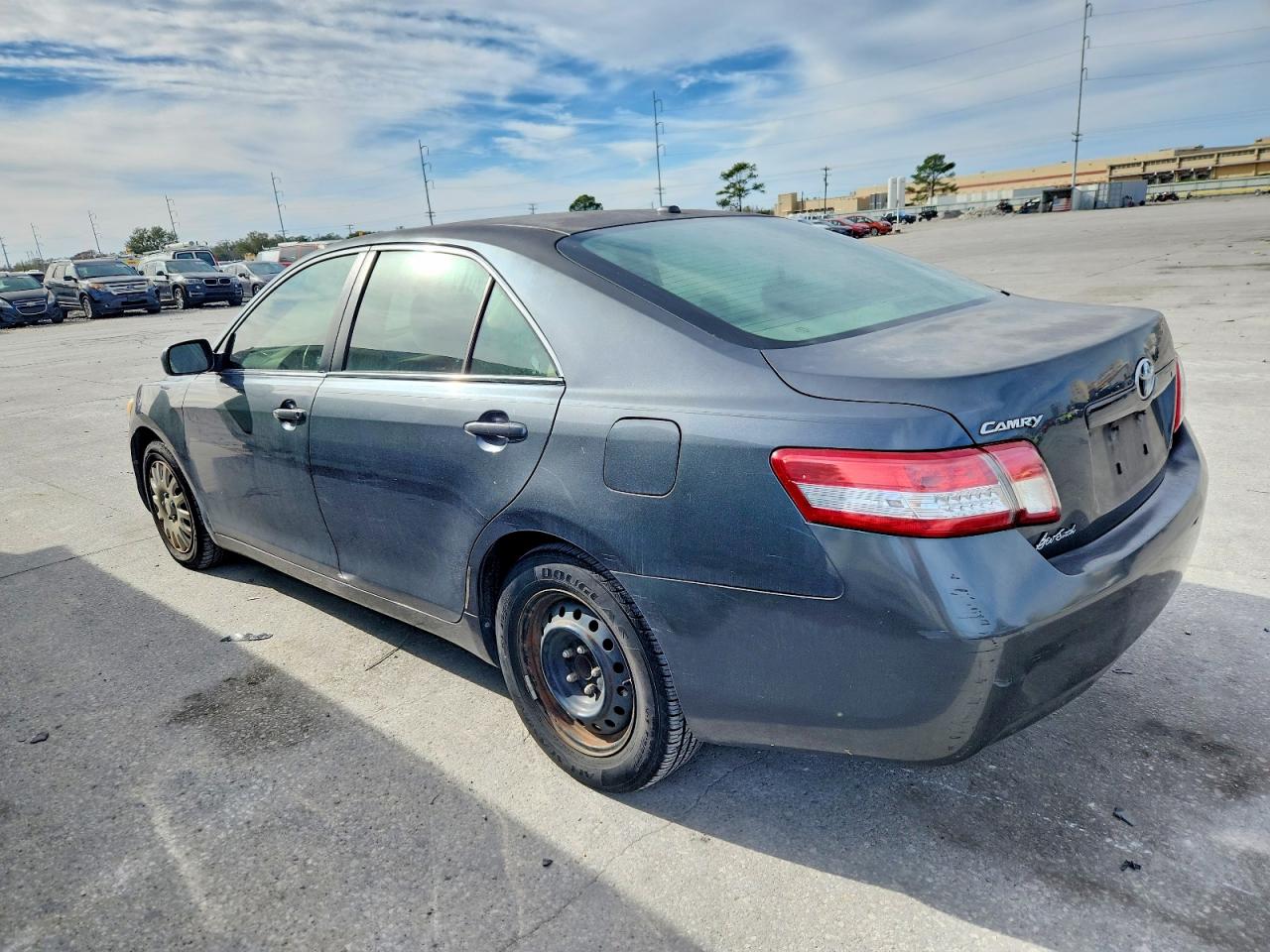 2010 TOYOTA CAMRY BASE photo 3