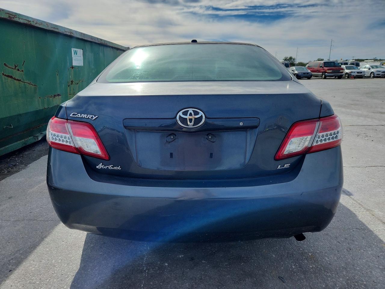 2010 TOYOTA CAMRY BASE photo 11