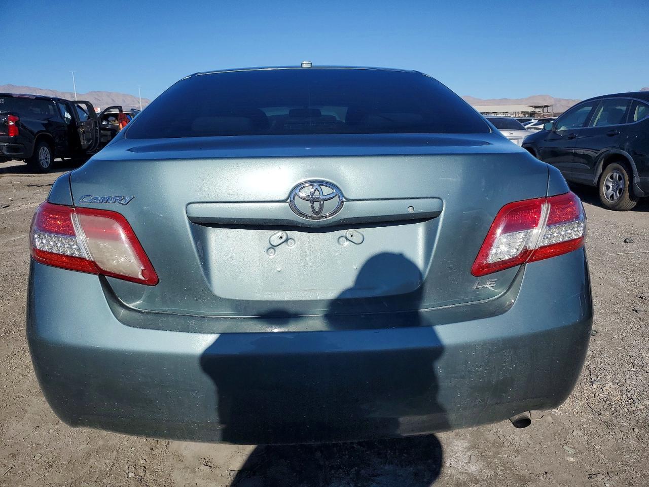 2011 TOYOTA CAMRY BASE photo 6