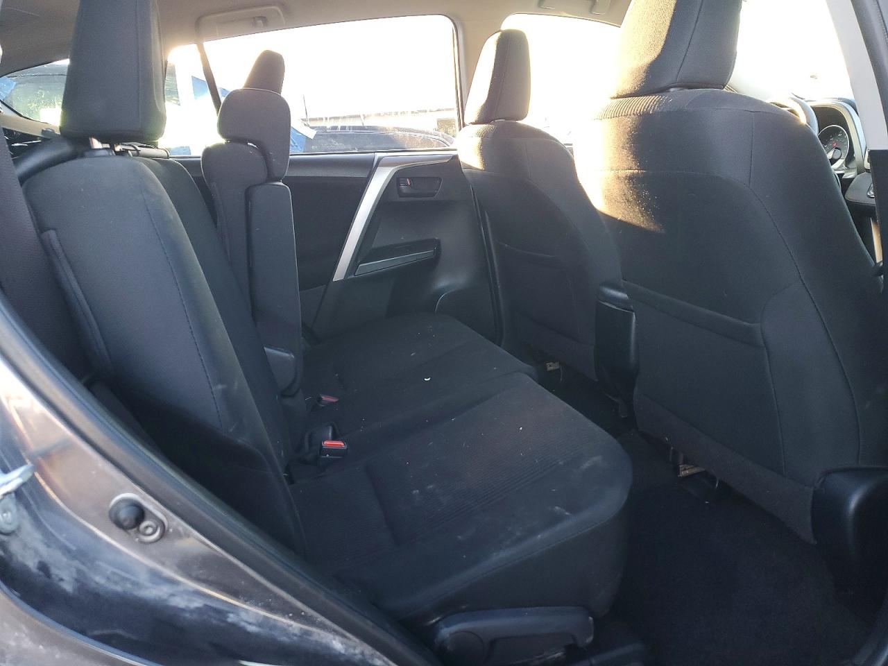 2016 TOYOTA RAV4 LE photo 11