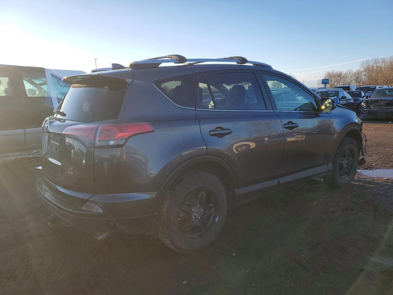 2016 TOYOTA RAV4 LE photo 3